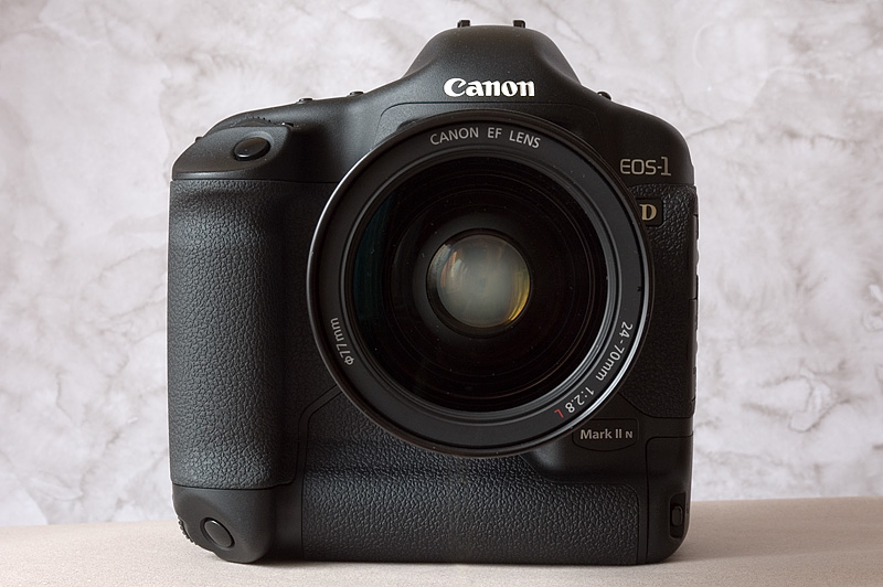 Фотокамера CANON EOS-1D Mark II N